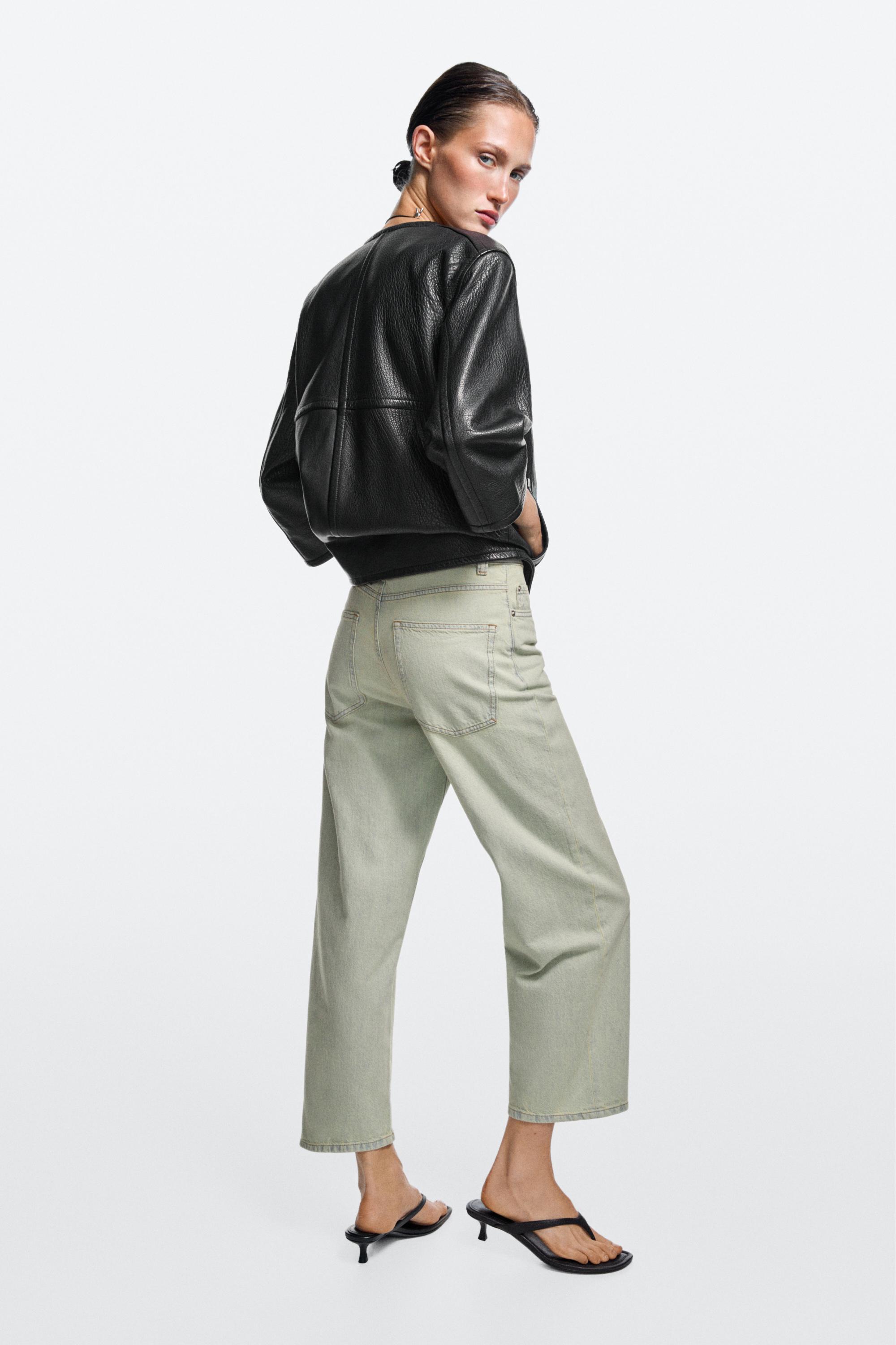 Mid-waist cropped wide-leg jeans